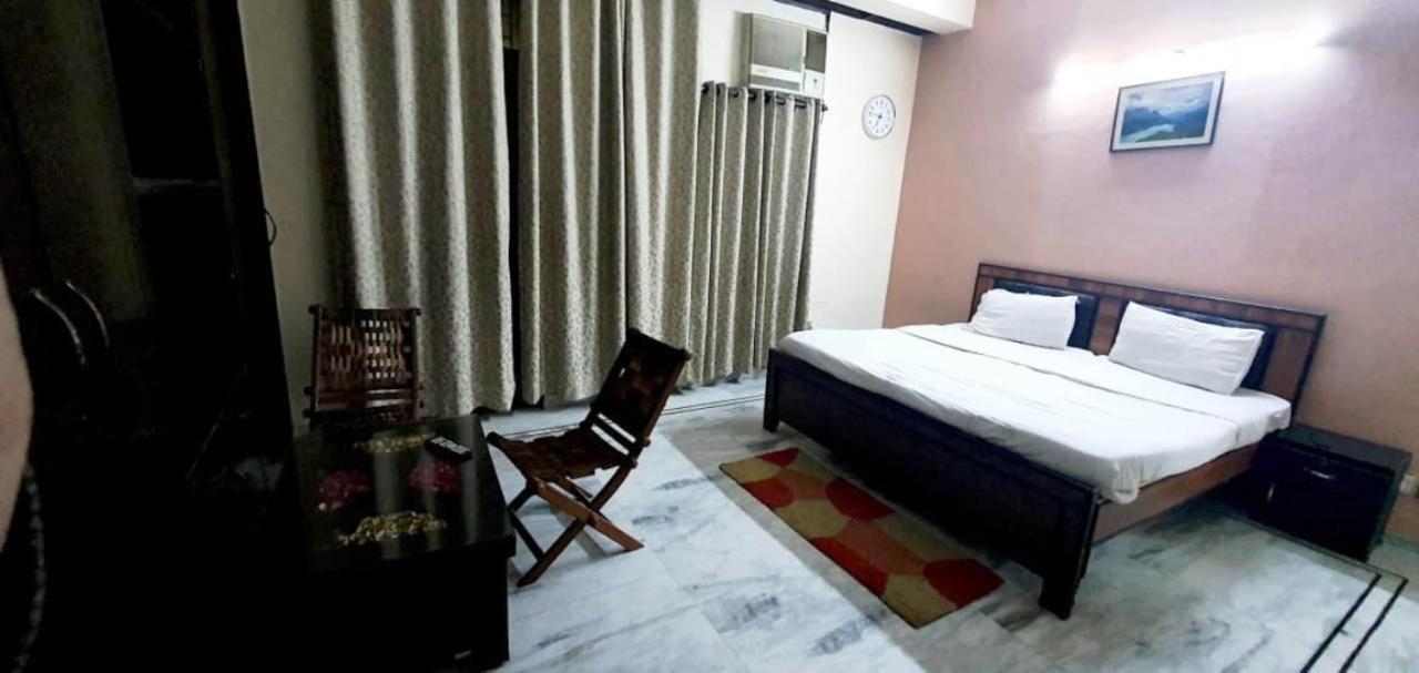 Hotel Inn Noida Exterior photo